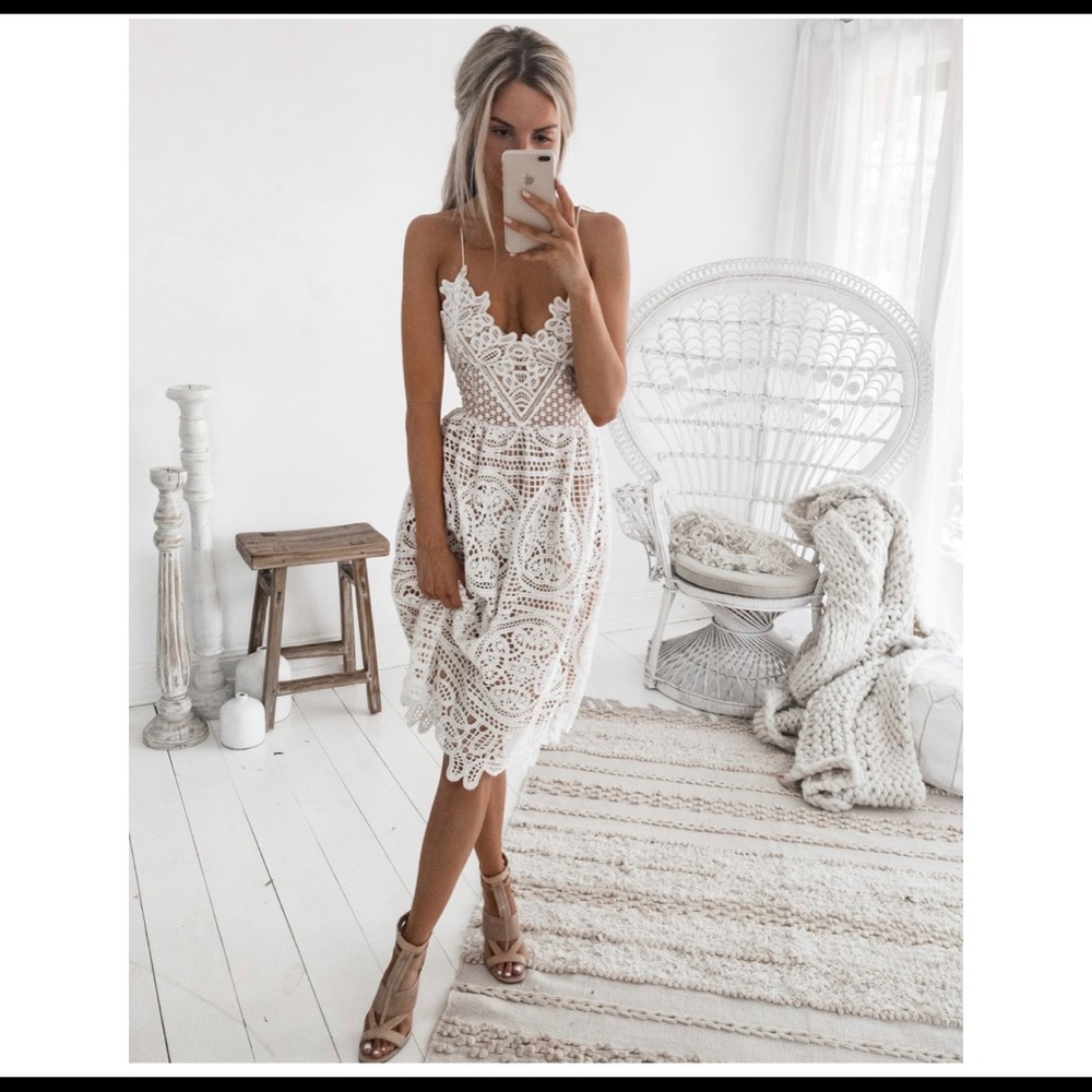 Elegant White Lace Dress